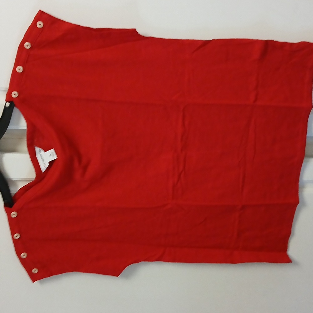 Boat Neckline Liz Claiborne Red Top SZ M NWOT Never worn. - Picture 3 of 4